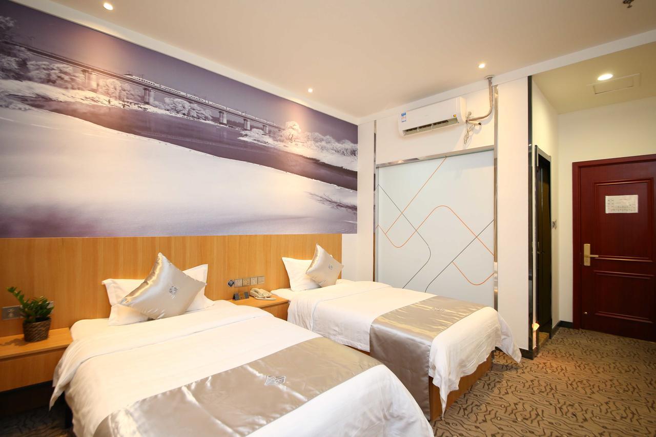 Chonpines Hotel Changchun Dış mekan fotoğraf